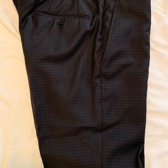 Armani S Line (Slim Fit) Suit - Picture 2 of 5